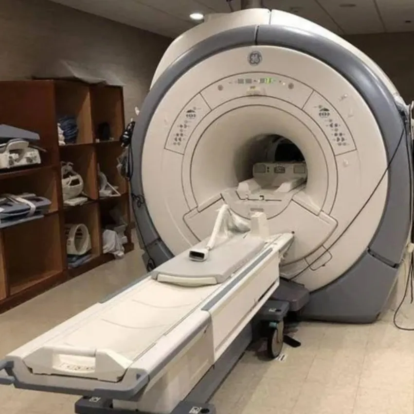 GE SIGNA HDxt 1.5T MRI Machine 16 Channel