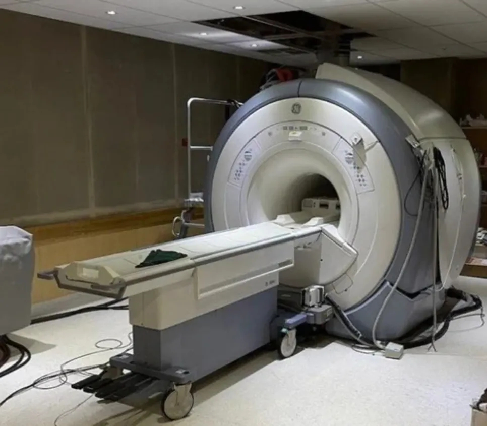 GE SIGNA HDxt 3T MRI Scanner